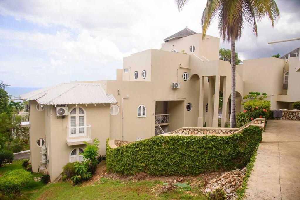 Czar'S Citadel-2 Bedroom Apt 23E At Columbus Heights Ocho Rios Exterior foto